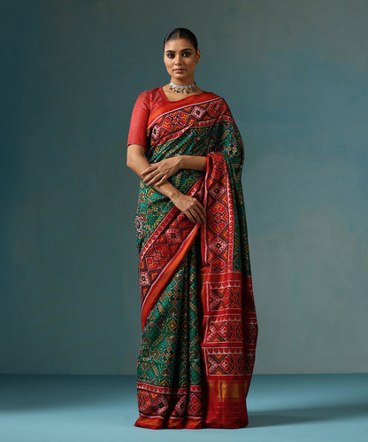 Handloom_Green_And_Red_Pure_Mulberry_Silk_Ikat_Patola_Saree_With_Geometric_Motif_WeaverStory_02