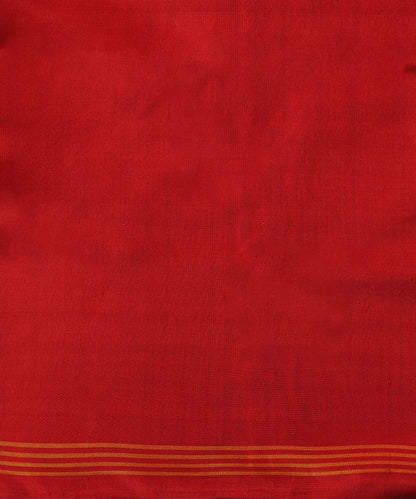 Handloom_Green_And_Red_Pure_Mulberry_Silk_Ikat_Patola_Saree_With_Geometric_Motif_WeaverStory_05