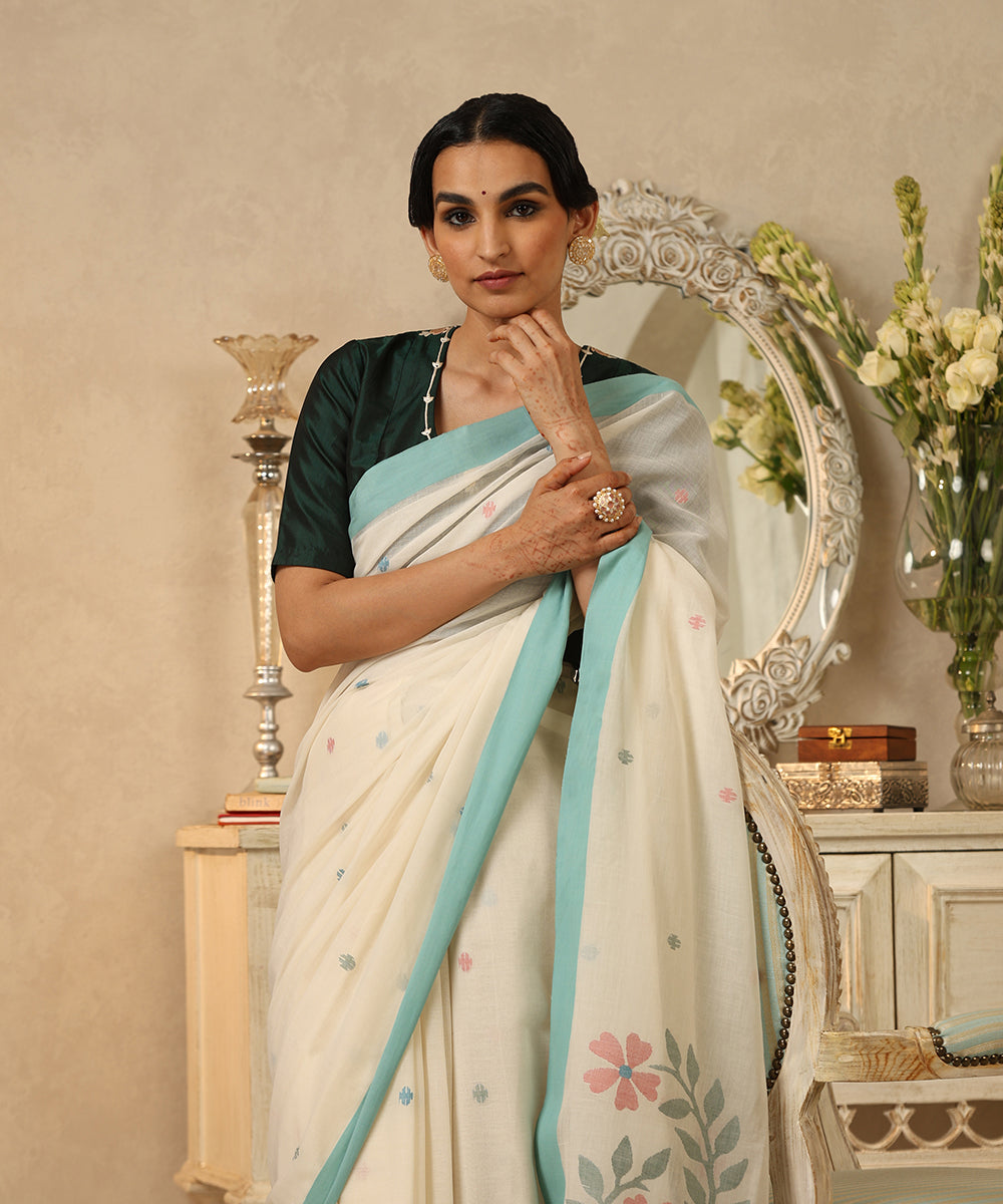 Handloom_Cream_Mulmul_Dhakai_Jamdani_Saree_With_Multicolor_Teal_Border_WeaverStory_01
