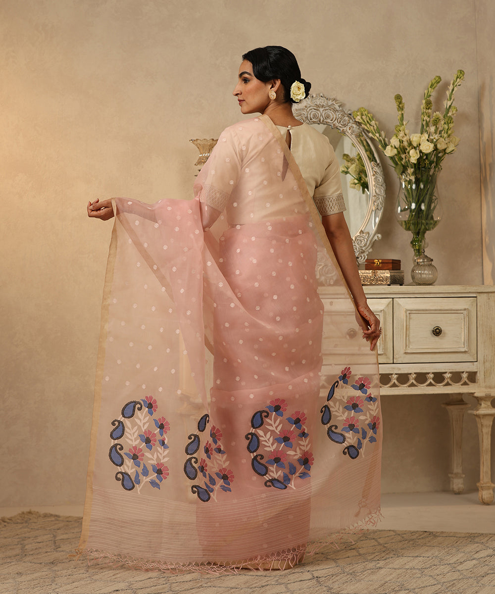 Handloom_Pink_Muslin_Dhakai_Jamdani_Saree_With_White_Motifs_WeaverStory_03