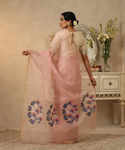 Handloom_Pink_Muslin_Dhakai_Jamdani_Saree_With_White_Motifs_WeaverStory_03