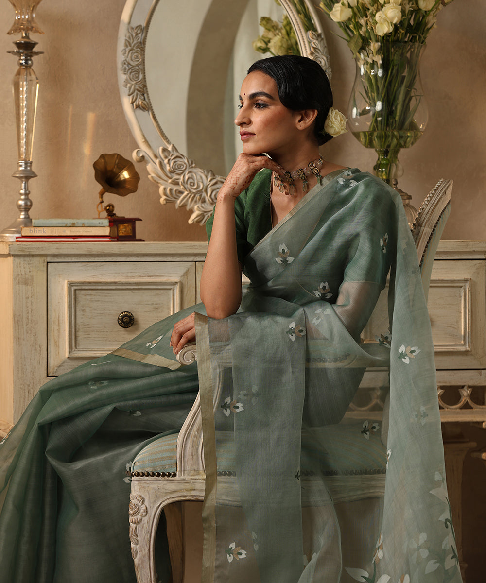 Ice_Green_Handloom_Muslin_Dhakai_Jamdani_Saree_With_Tulip_Flower_Motifs_WeaverStory_01