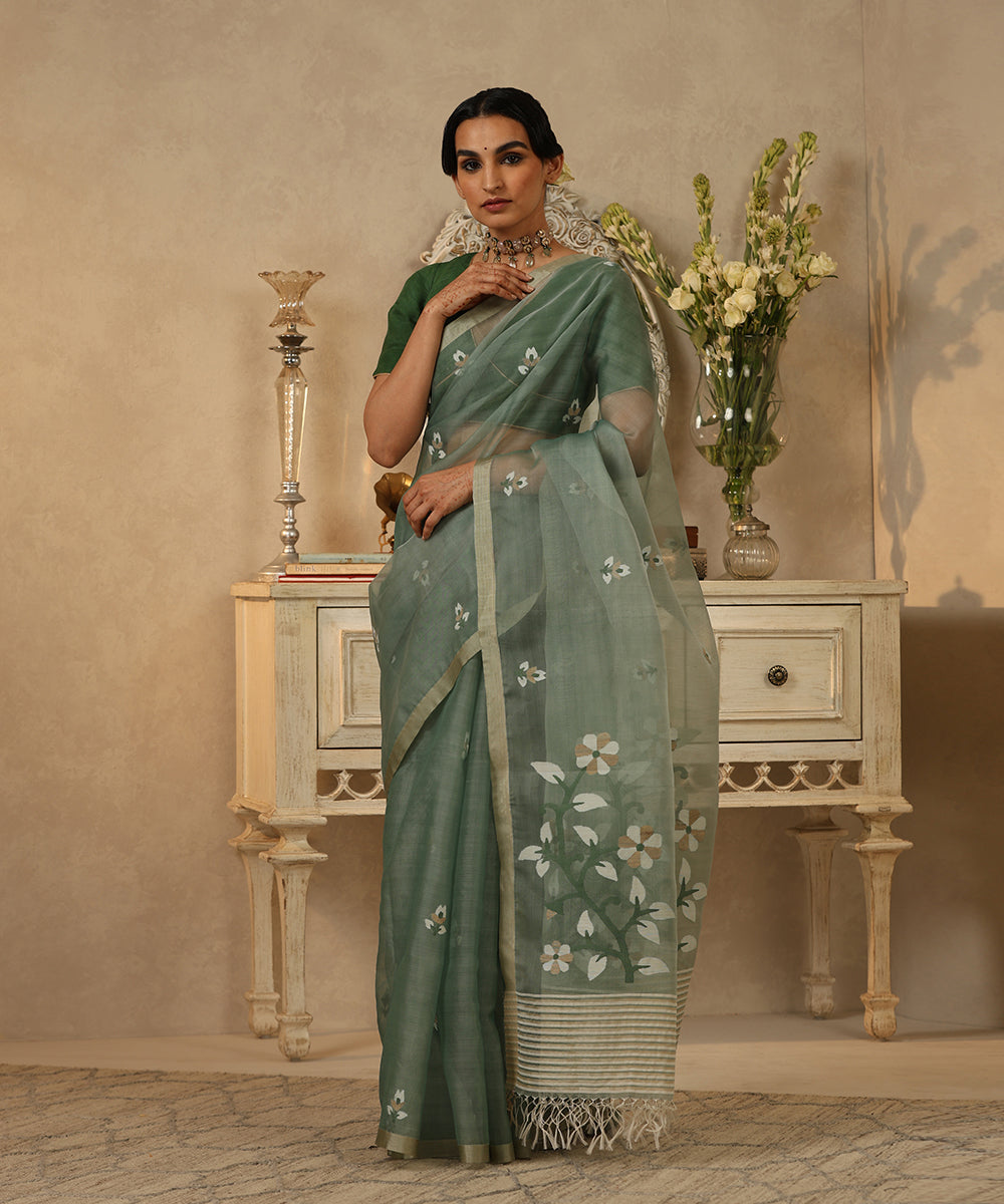 Ice_Green_Handloom_Muslin_Dhakai_Jamdani_Saree_With_Tulip_Flower_Motifs_WeaverStory_02