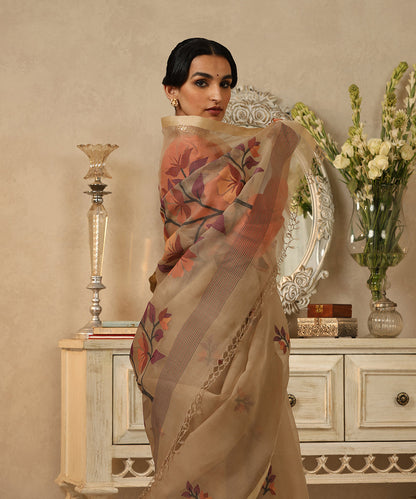 Handloom_Coffee_Brown_Muslin_Dhakai_Jamdani_Saree_With_Purple_Leaf_Motifs_WeaverStory_01