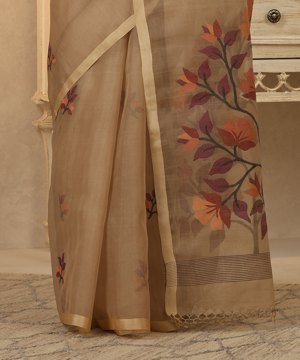 Handloom_Coffee_Brown_Muslin_Dhakai_Jamdani_Saree_With_Purple_Leaf_Motifs_WeaverStory_04