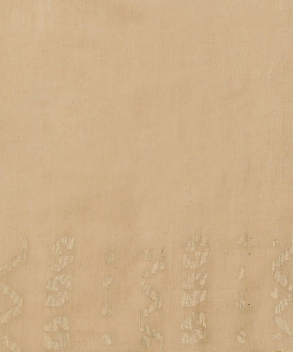 Handloom_Golden_Beige_Mulmul_Dhakai_Jamdani_Saree_With_Striped_Pattern_WeaverStory_06