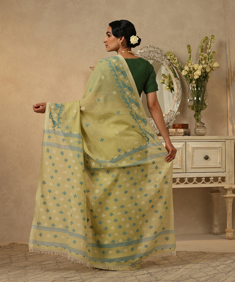 Pista_Handloom_Mulmul_Dhakai_Jamdani_Saree_With_Turquoise_And_White_Border_And_Booti_WeaverStory_03