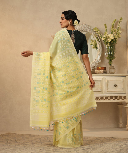 Handloom_Lime_Yellow_Mulmul_Dhakai_Jamdani_Saree_With_White_Flower_Motif_WeaverStory_03