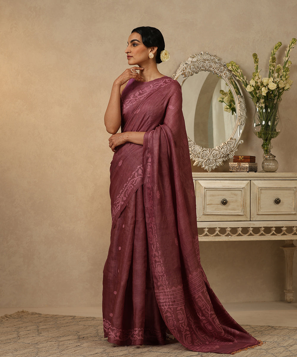 Purple_Pure_Handloom_Tussar_Silk_Dhakai_Jamdani_Saree_With_Floral_Border_And_Pallu_WeaverStory_02