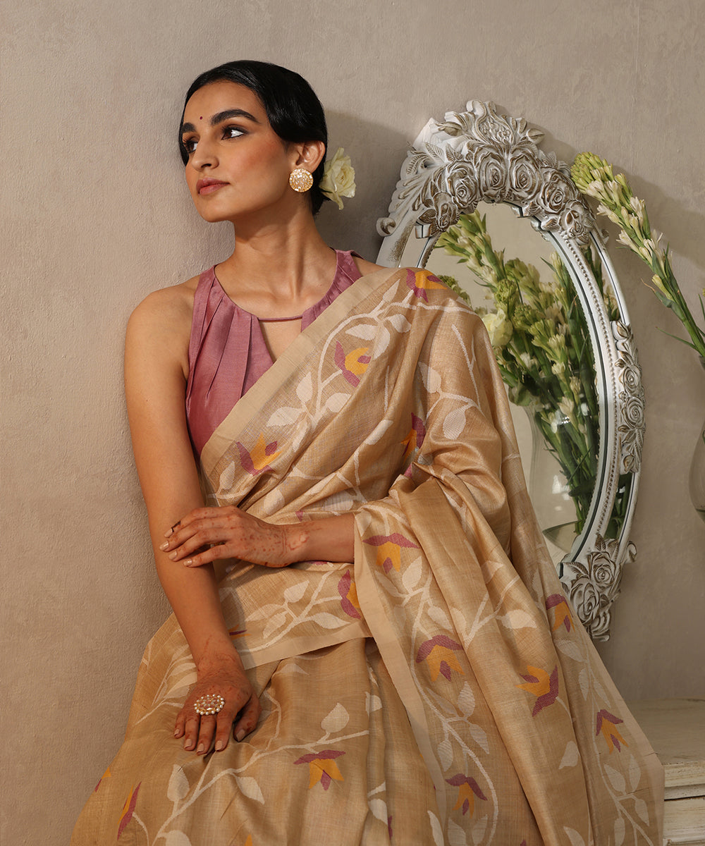 Beige_Handloom_Pure_Tussar_Silk_Dhakai_Jamdani_Saree_With_All_Over_Floral_Jaal_WeaverStory_01