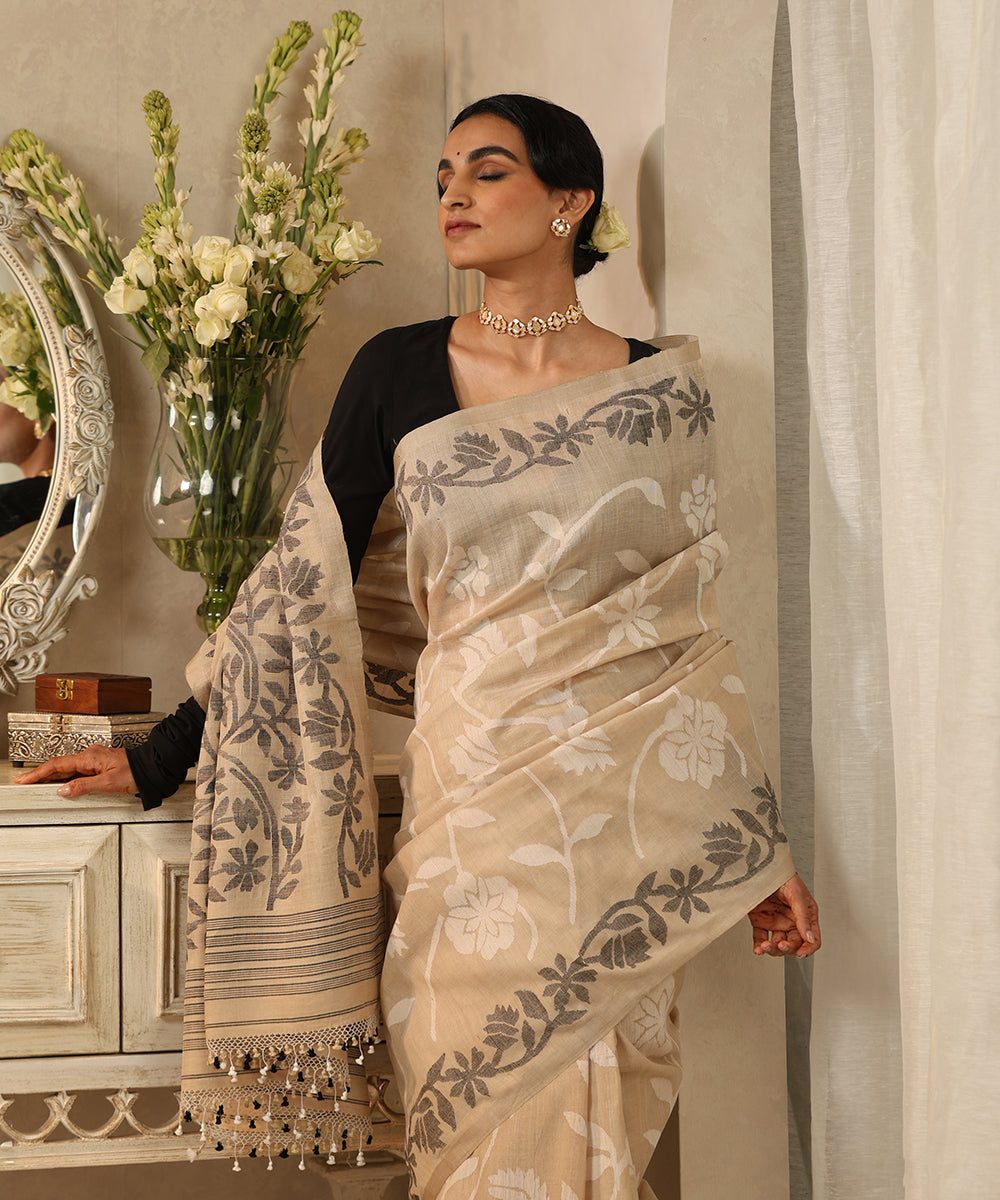 Handloom_Beige_Pure_Tussar_Silk_Dhakai_Jamdani_Saree_With_All_Over_White_Floral_Jaal_WeaverStory_01