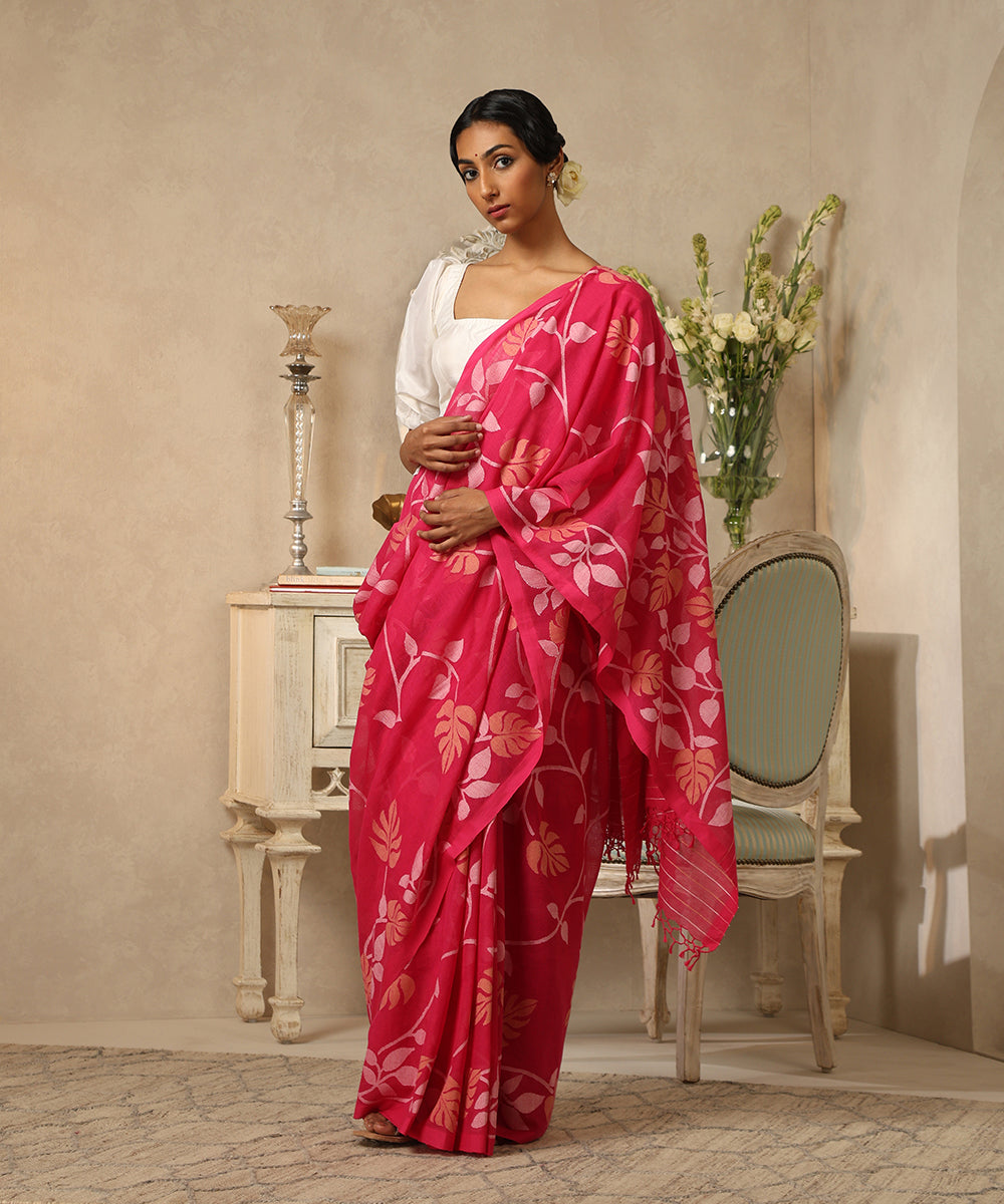 Handloom_Magenta_Handspun_Cotton_Jamdani_Saree_With_Floral_Jaal_All_Over_02