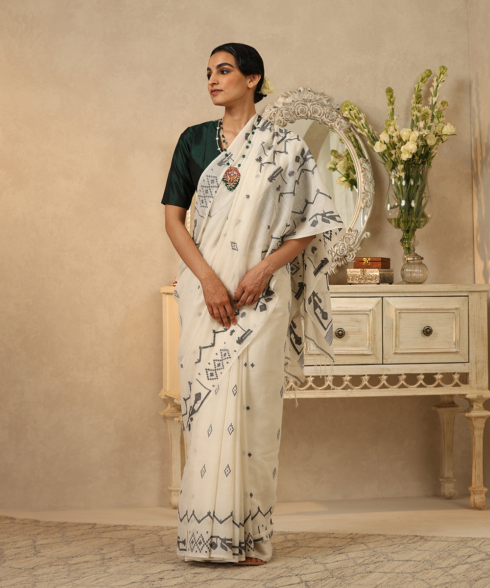 Handloom_White_Handspun_Cotton_Jamdani_Saree_With_Black_Diamond_Motif_All_Over_WeaverStory_02