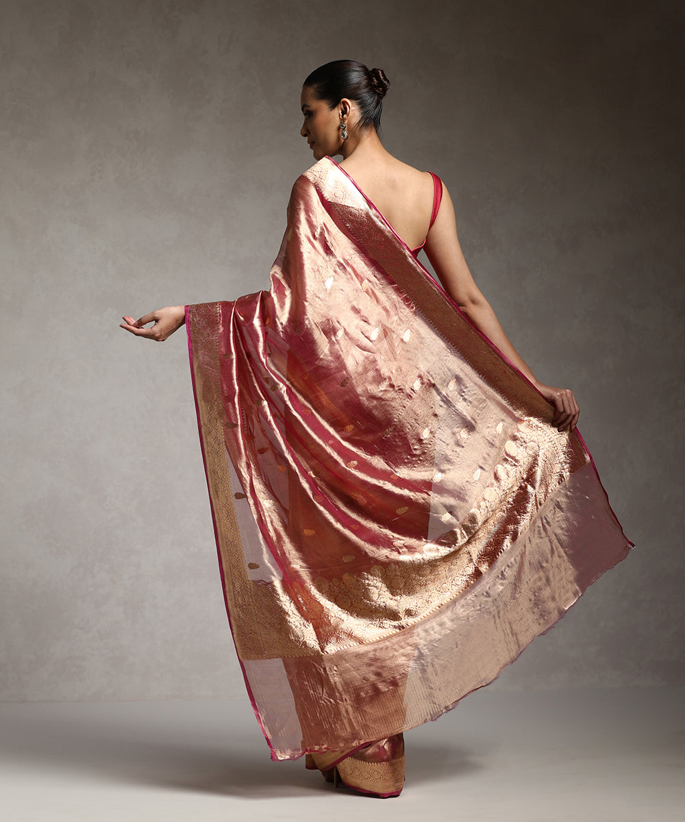 Handloom_Purple_And_Gold_Pure_Tissue_Silk_Banarasi_Saree_With_Kadhwa_Booti_WeaverStory_03