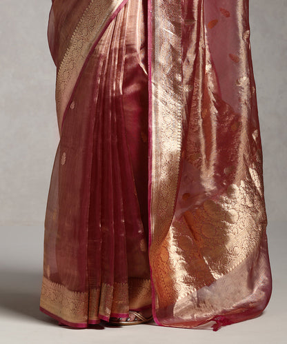 Handloom_Purple_And_Gold_Pure_Tissue_Silk_Banarasi_Saree_With_Kadhwa_Booti_WeaverStory_04