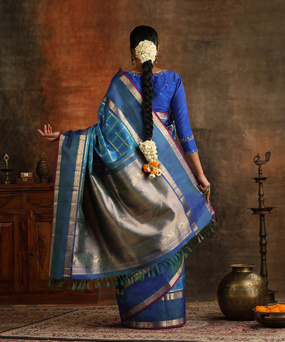 Handloom_Peacock_Blue_Pure_Silk_Kanjivaram_Saree_With_Pure_Zari_WeaverStory_03