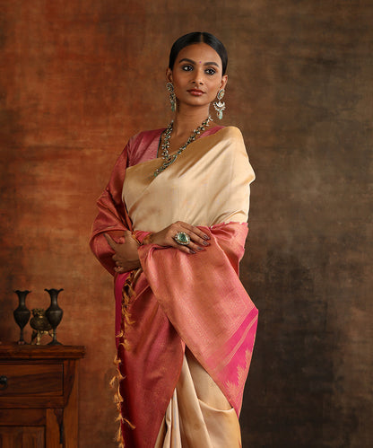 Cream_And_Rose_Pink_Handloom_Pure_Silk_Rising_Temple_Kanjivaram_Saree_With_Pure_Zari_WeaverStory_01