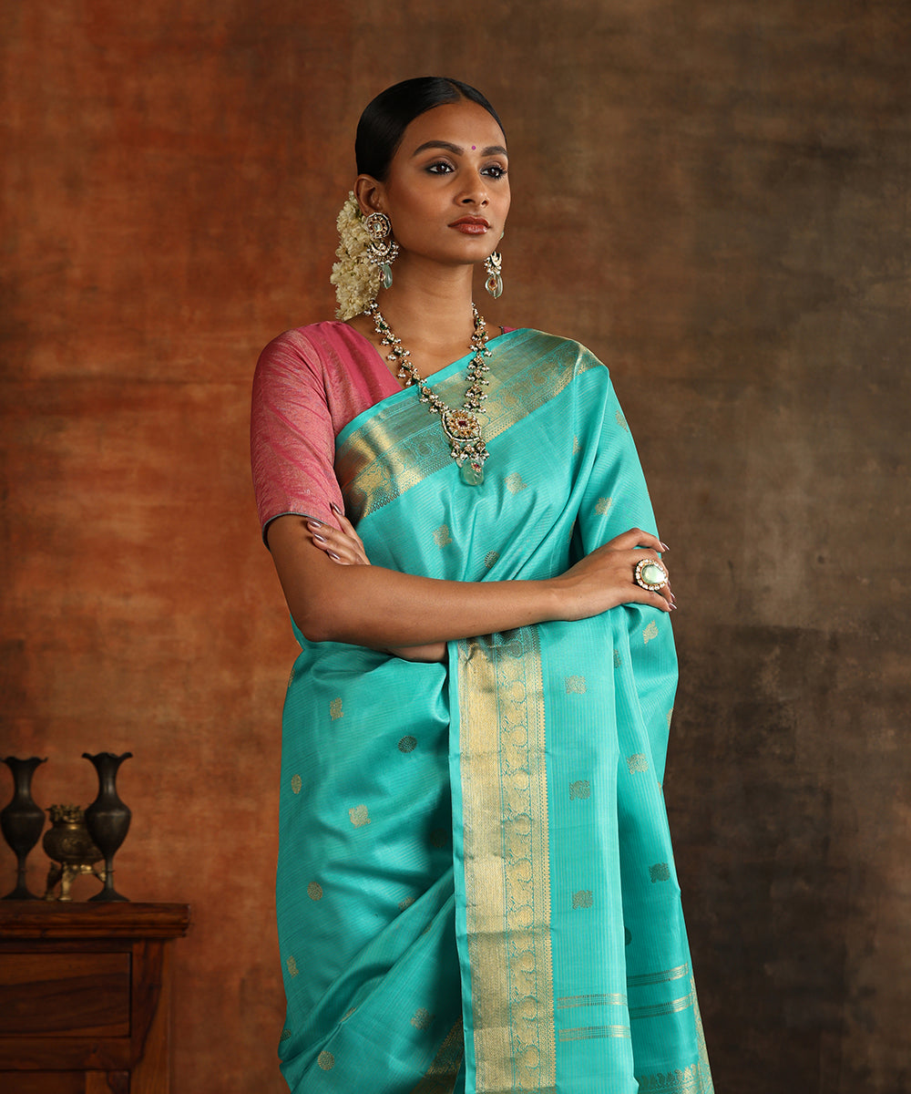 Handloom_Aqua_Blue_Pure_Silk_Kanjivaram_Saree_With_Vaira_Oosie_And_Pure_Zari_WeaverStory_01