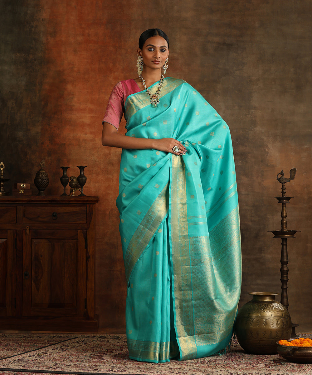 Handloom_Aqua_Blue_Pure_Silk_Kanjivaram_Saree_With_Vaira_Oosie_And_Pure_Zari_WeaverStory_02