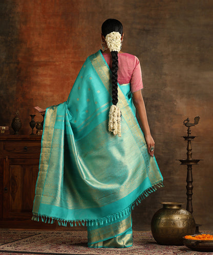 Handloom_Aqua_Blue_Pure_Silk_Kanjivaram_Saree_With_Vaira_Oosie_And_Pure_Zari_WeaverStory_03