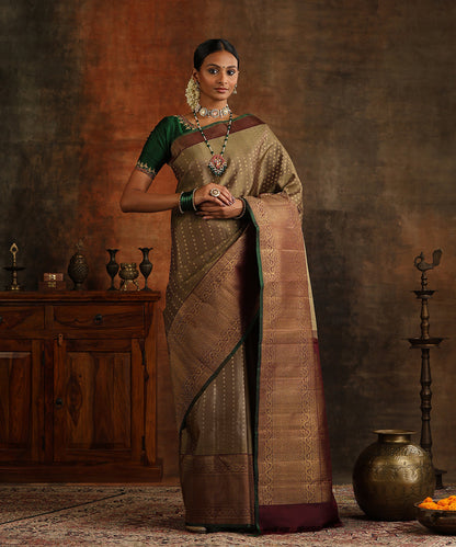 Grey_And_Brown_Handloom_Pure_Silk_Kanjivaram_Saree_With_Pure_Zari_And_Green_Selvedge_WeaverStory_02