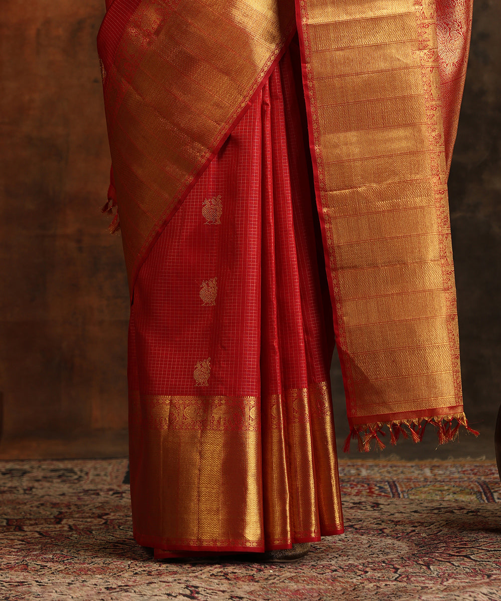 Red_Handloom_Pure_Silk_Checks_Bridal_Kanjivaram_Saree_With_Pure_Zari_WeaverStory_05