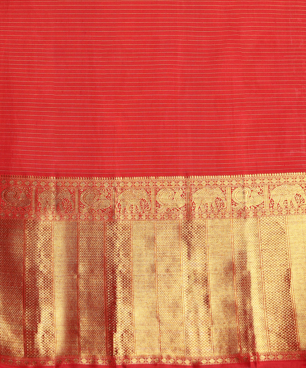 Red_Handloom_Pure_Silk_Checks_Bridal_Kanjivaram_Saree_With_Pure_Zari_WeaverStory_06