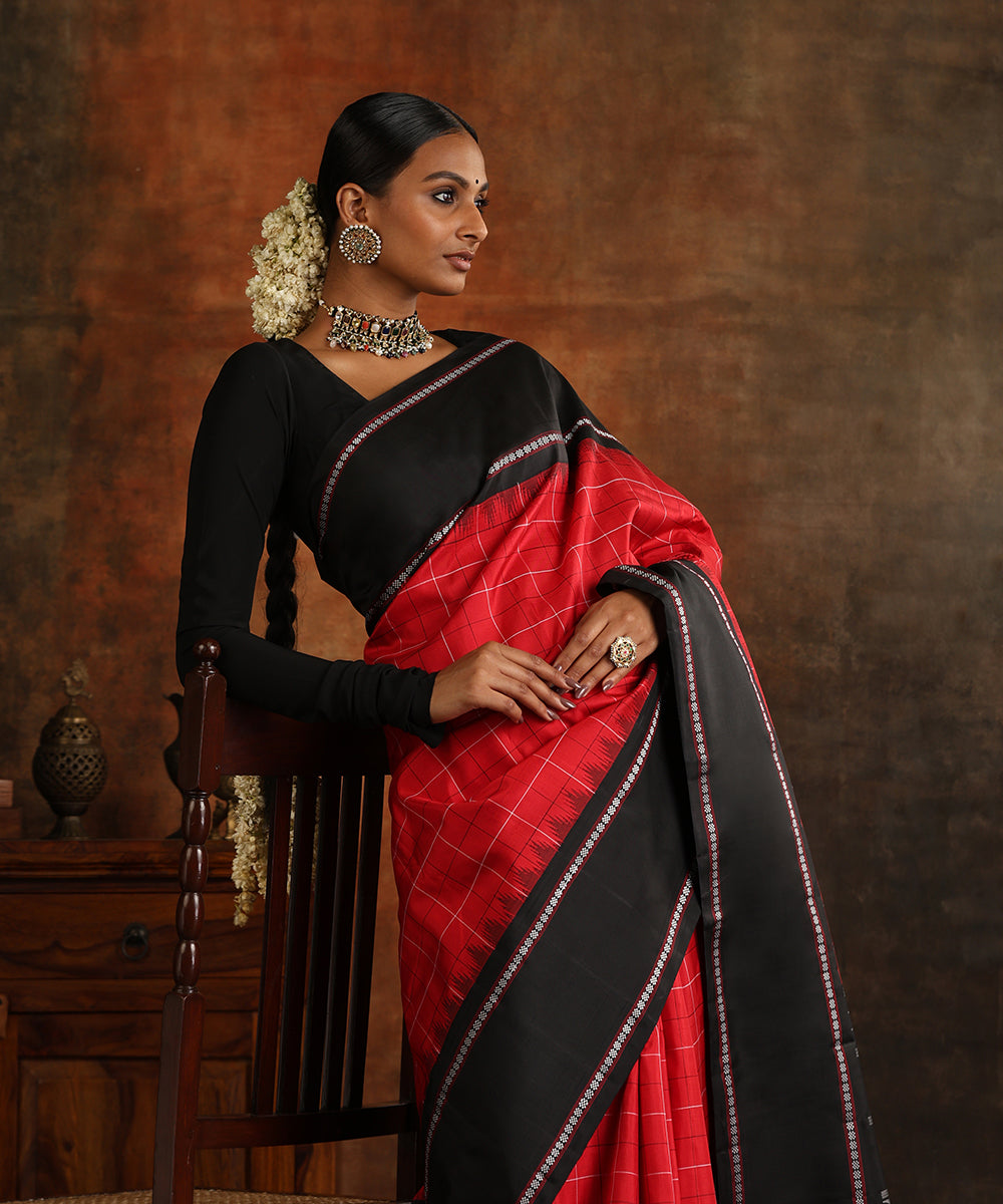 Red_Handloom_Pure_Silk_Kanjivaram_Saree_With_Black_Silk_Border_WeaverStory_01