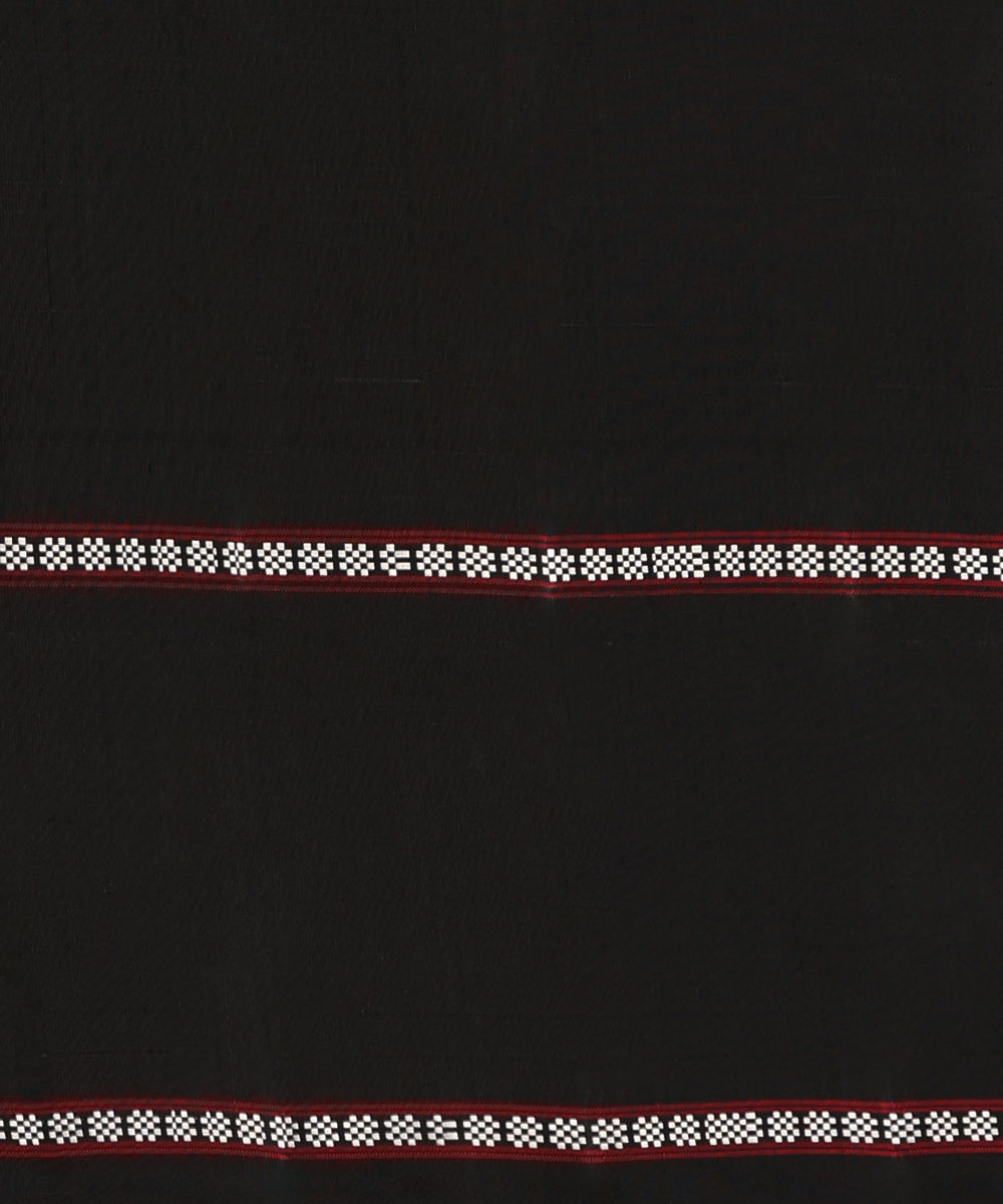 Red_Handloom_Pure_Silk_Kanjivaram_Saree_With_Black_Silk_Border_WeaverStory_06