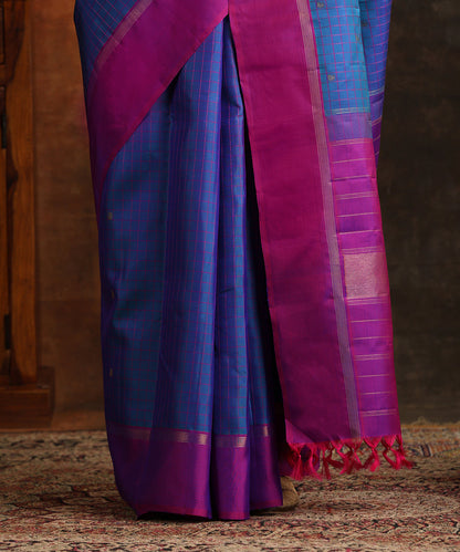 Copper_Sulphate_Blue_Handloom_Pure_Silk_Kanjivaram_Saree_With_Purple_Checks_And_Purple_Border_WeaverStory_05