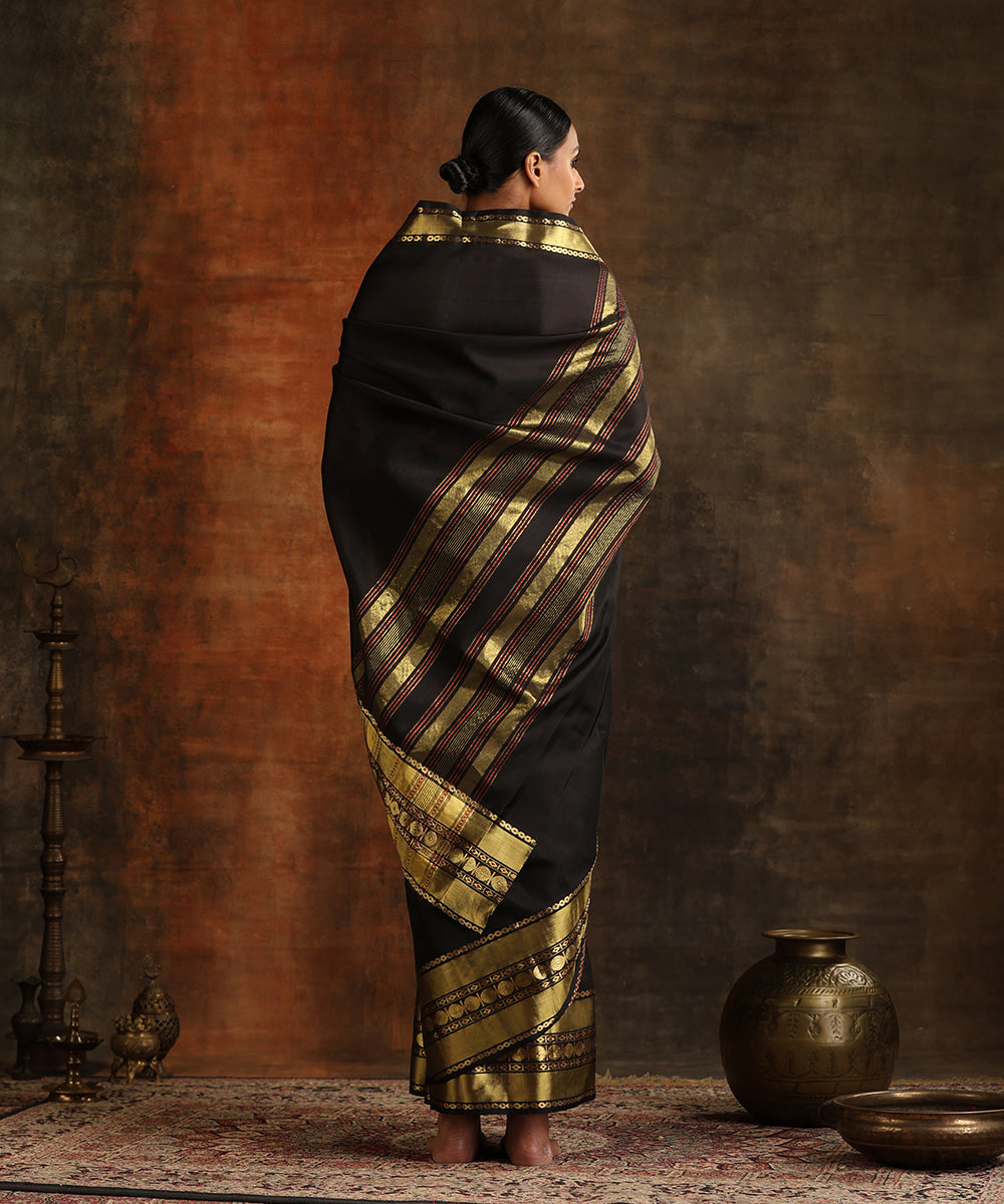 Handlooam_Black_Pure_Silk_Venkatagiri_Revival_Saree_With_Rudraksh_Petu_Border_WeaverStory_03