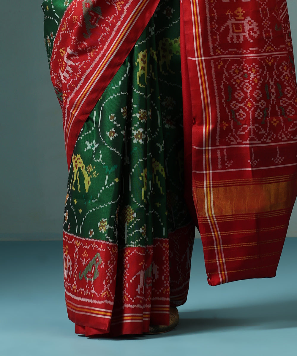 Green_Handloom_Pure_Mulberry_Silk_Ikat_Patola_Saree_With_Red_Border_And_Palla_WeaverStory_04