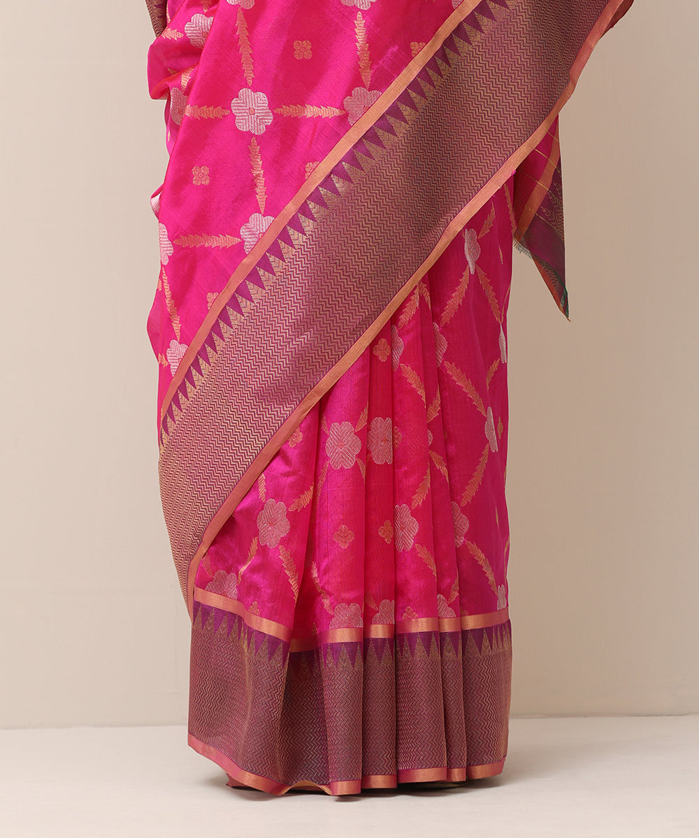 Handloom_Hot_Pink_Pure_Silk_Chanderi_Saree_With_Floral_Chekered_Jaal_WeaverStory_04