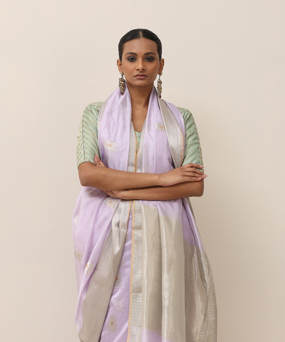 Lavender_Handloom_Pure_Silk_Chanderi_Saree_With_Silver_And_Golden_Floral_Boota_WeaverStory_02