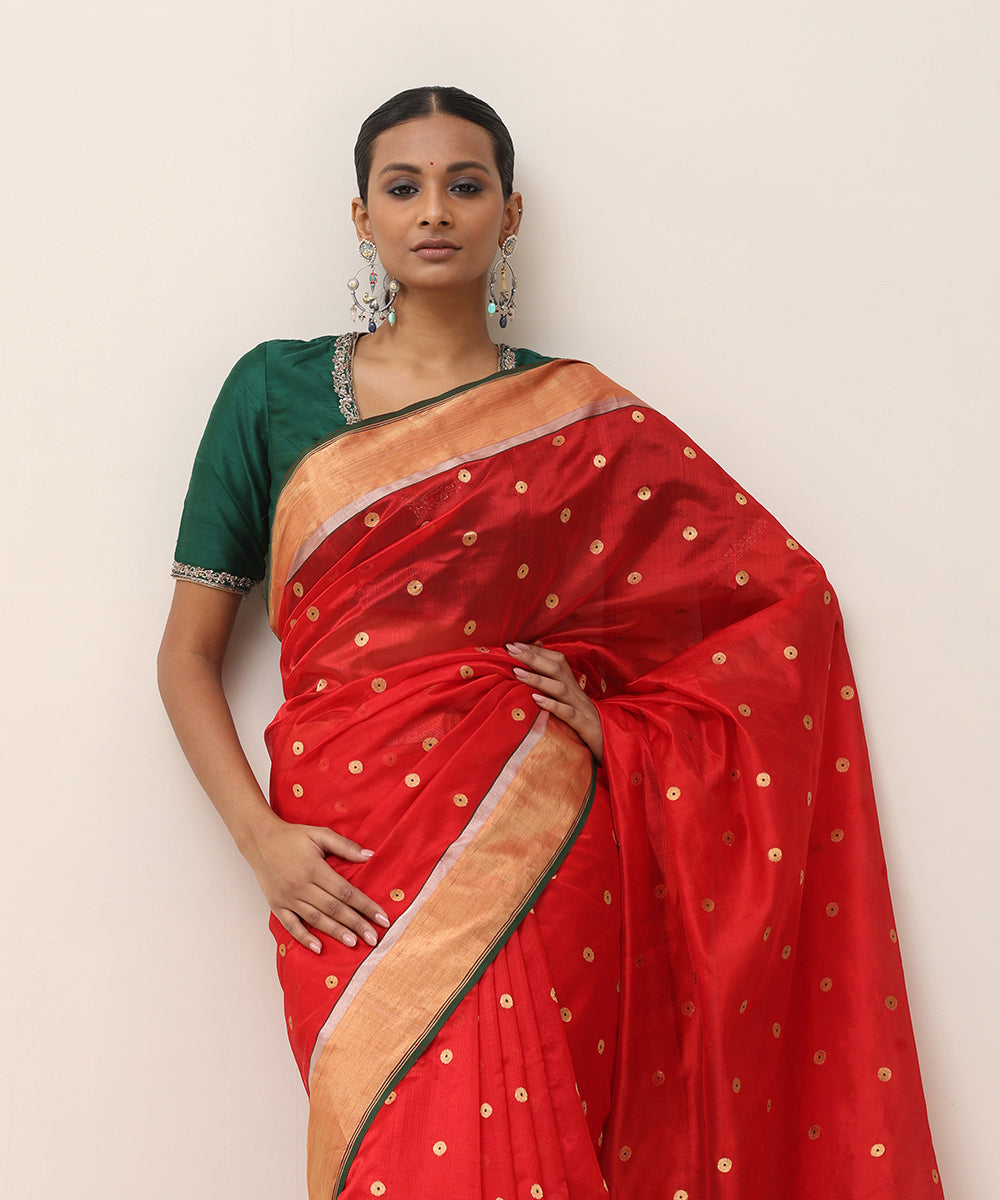 Handloom_Red_Pure_Silk_Chanderi_Saree_With_Golden_Asharfi_Booti_And_Green_Selvedge_WeaverStory_02