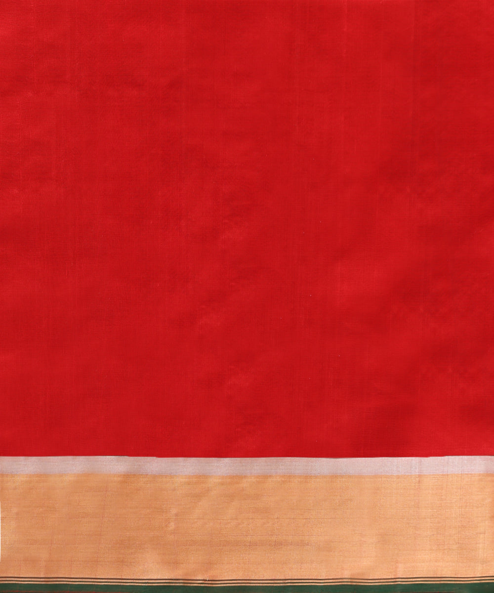 Handloom_Red_Pure_Silk_Chanderi_Saree_With_Golden_Asharfi_Booti_And_Green_Selvedge_WeaverStory_05