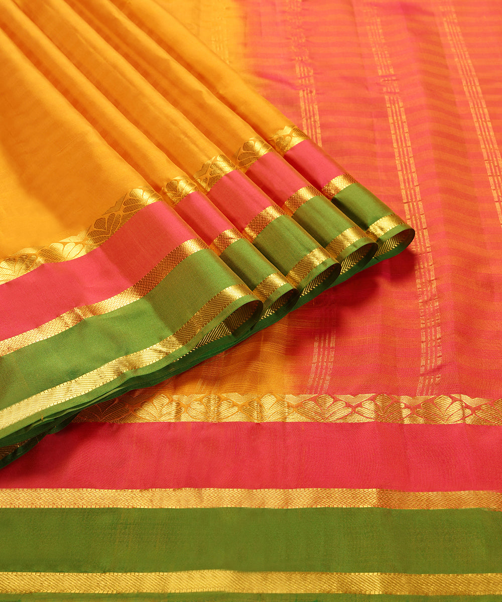 Wine_Kaji_With_Paisley_Border_WeaverStory_01