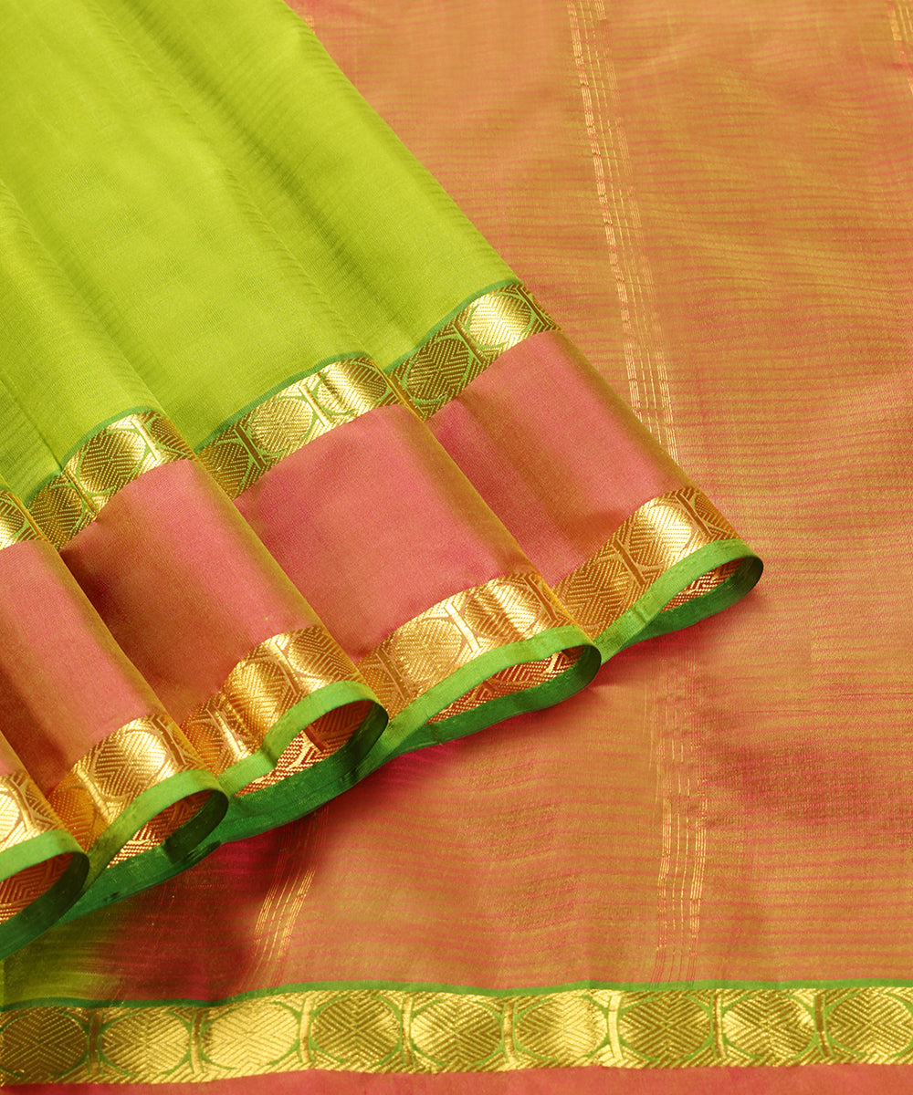 Light_Green_Pure_Silk_Kanjivaram_Saree_With_Pink_Border_WeaverStory_04