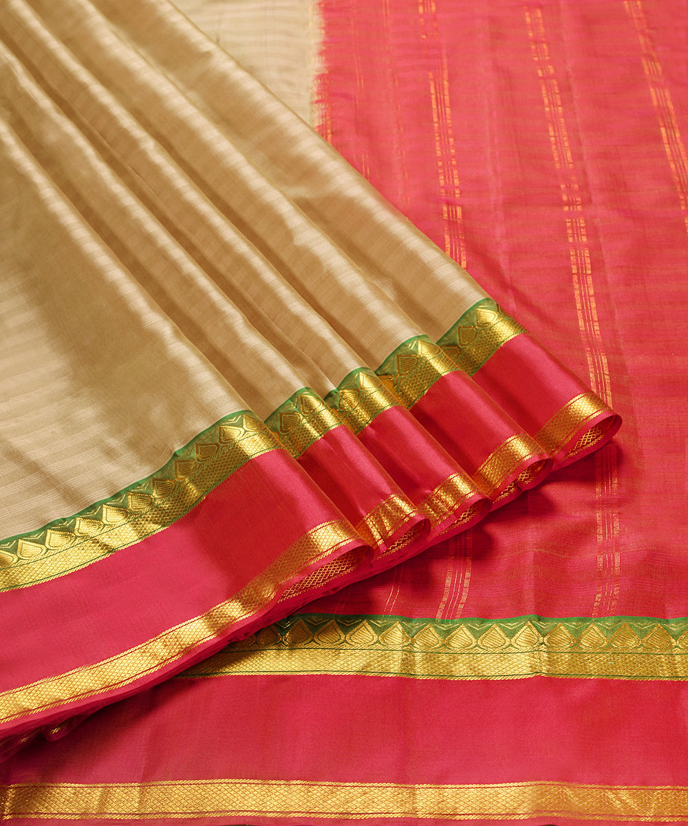 Olive_Handloom_Pure_Silk_Kanjivaram_Silk_Saree_With_Pink_Border_WeaverStory_01