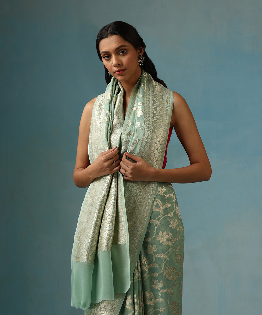 Powder_Blue_Handloom_Pure_Georgette_Banarasi_Saree_With_Allover_Cutwork_Floral_Jaal_WeaverStory_02