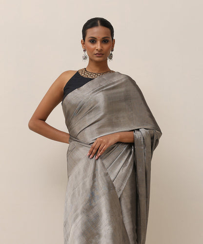 Silver_Handloom_Pure_Tissue_Chanderi_Silk_Saree_With_Zari_WeaverStory_02