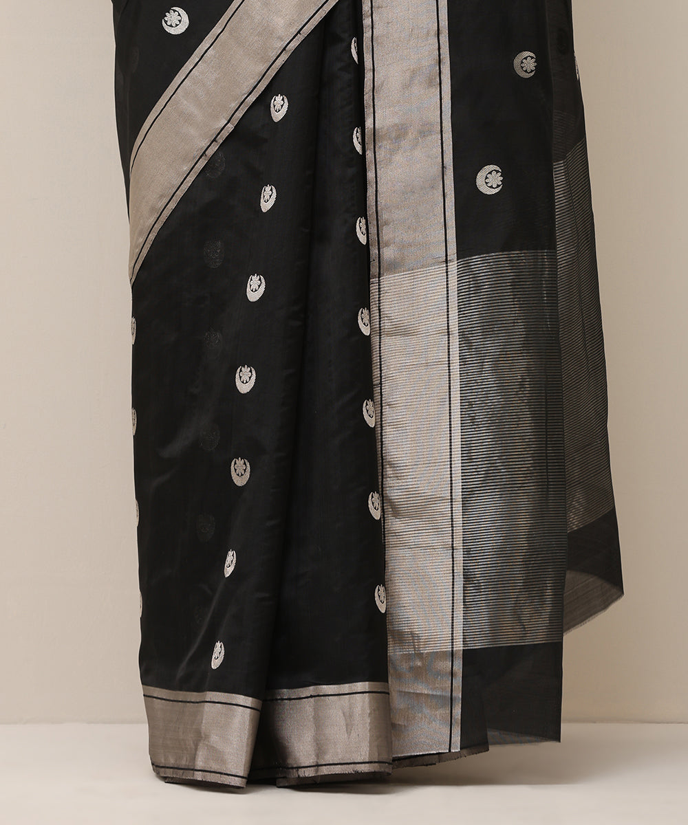 Black_Handloom_Pure_Silk_Chanderi_Saree_With_Chand_Boota_WeaverStory_03