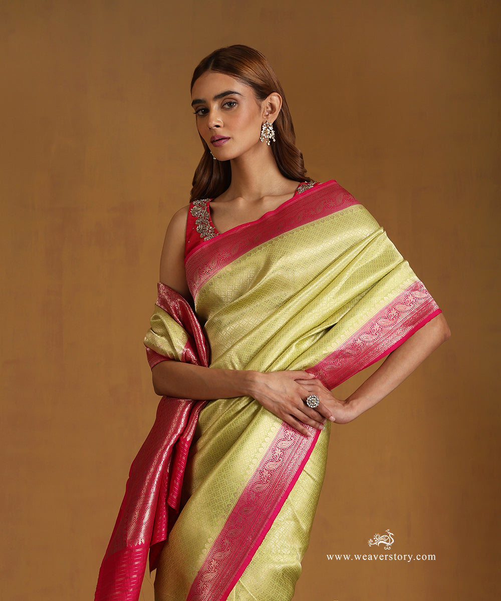 Handloom_Lime_Green_Pure_Katan_Silk_Zari_Tanchoi_Banarasi_Saree_With_Pink_Contrast_Woven_Border_Pallu_WeaverStory_02