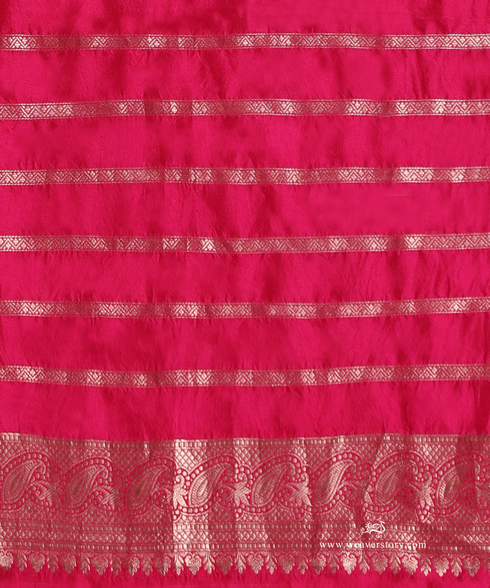 Handloom_Lime_Green_Pure_Katan_Silk_Zari_Tanchoi_Banarasi_Saree_With_Pink_Contrast_Woven_Border_Pallu_WeaverStory_05