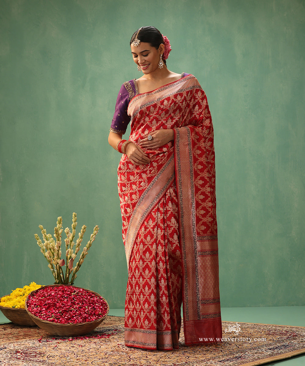 Red-Handloom-Pure-Katan-Silk-Real-Zari-Banarasi-Saree-With-All-Over-Sona-Rupa-Jaal_WeaverStory_02