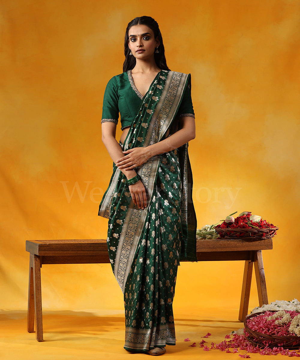 Handloom_Emerald_Green_Pure_Katan_Silk_Banarasi_Saree_With_Floral_Zari_Booti_WeaverStory_01