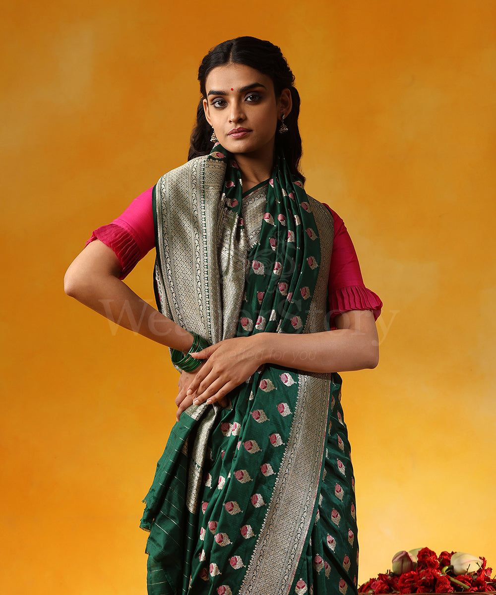 Handloom_Green_Pure_Katan_Silk_Banarasi_Saree_With_Allover_Small_Booti_And_Pink_Meena_WeaverStory_02