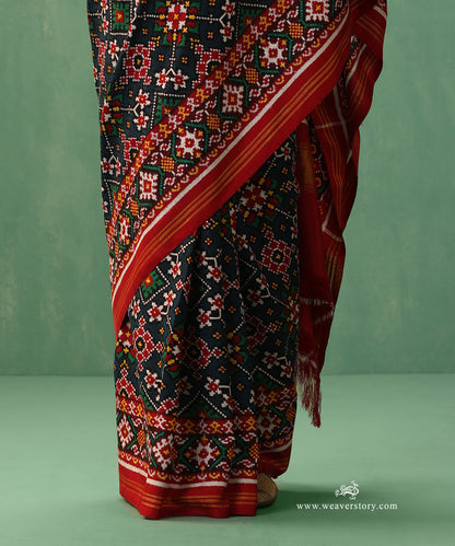 Blue_Handloom_Navratan_Pure_Mulberry_Silk_Patan_Patola_Saree_WeaverStory_04