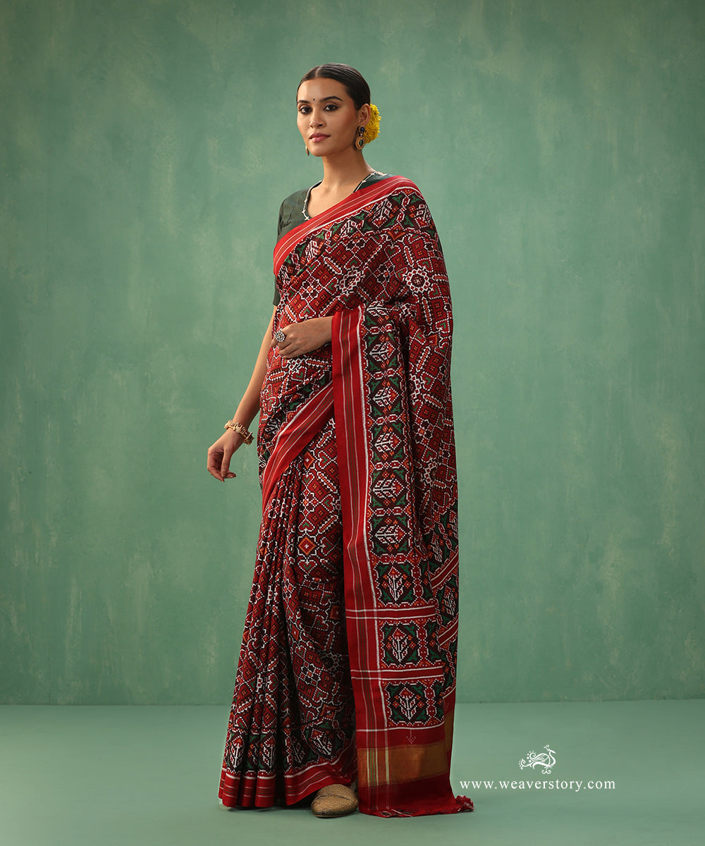 Handloom_Red_Navratan_Pure_Mulberry_Silk_Patan_Patola_Saree_WeaverStory_02