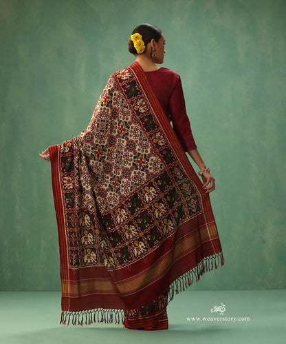 Off_White_Handloom_Pure_Mulberry_Silk_Natural_Dye_Navratan_Patan_Patola_Saree_WeaverStory_03